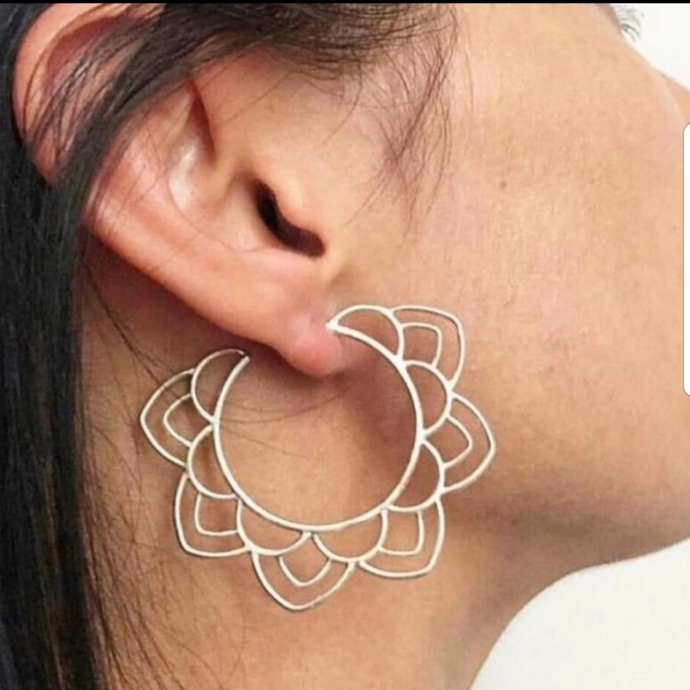 🆕️💎 Floral Earrings 💎